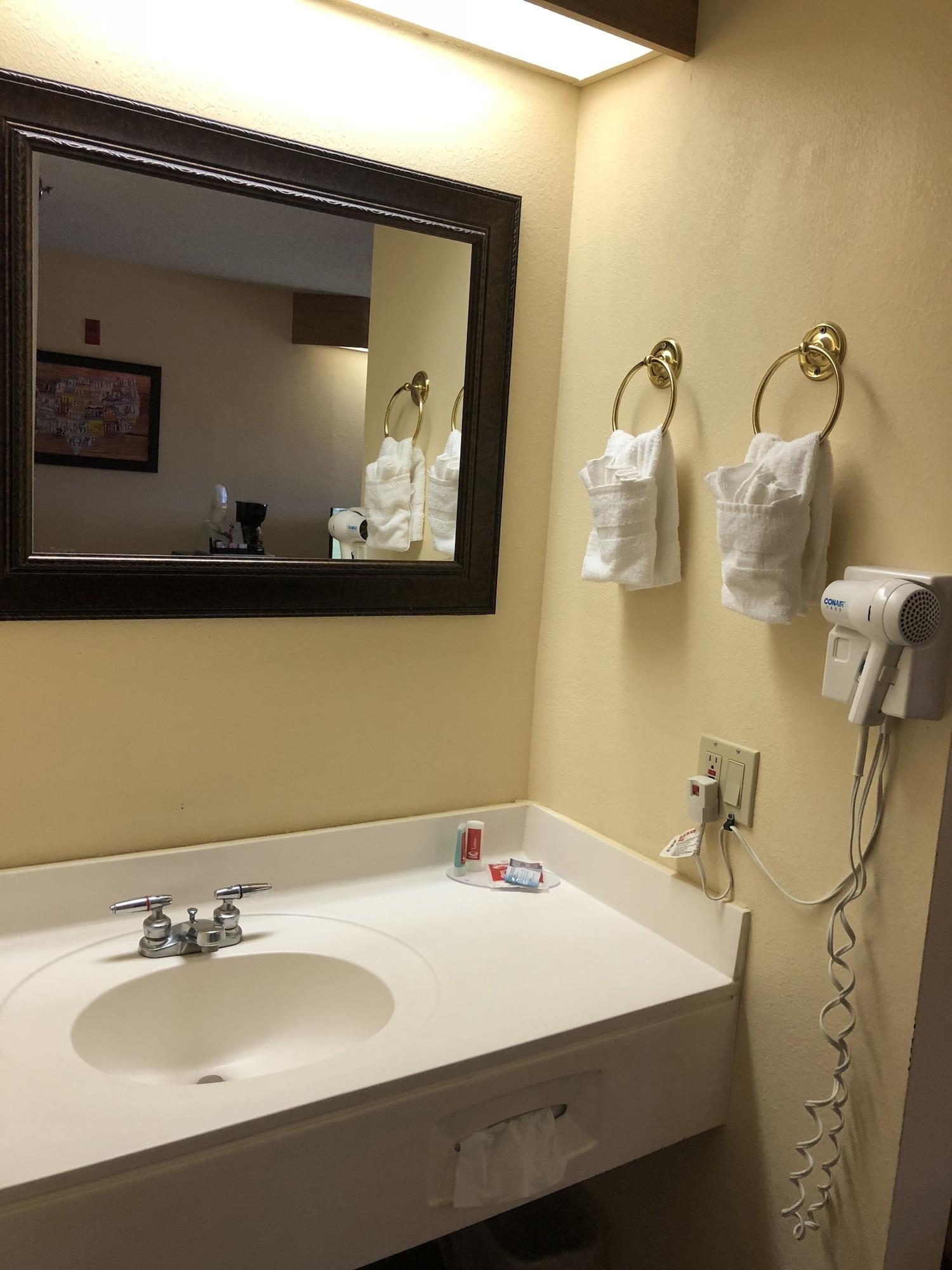 Econo Lodge Лондон Екстер'єр фото