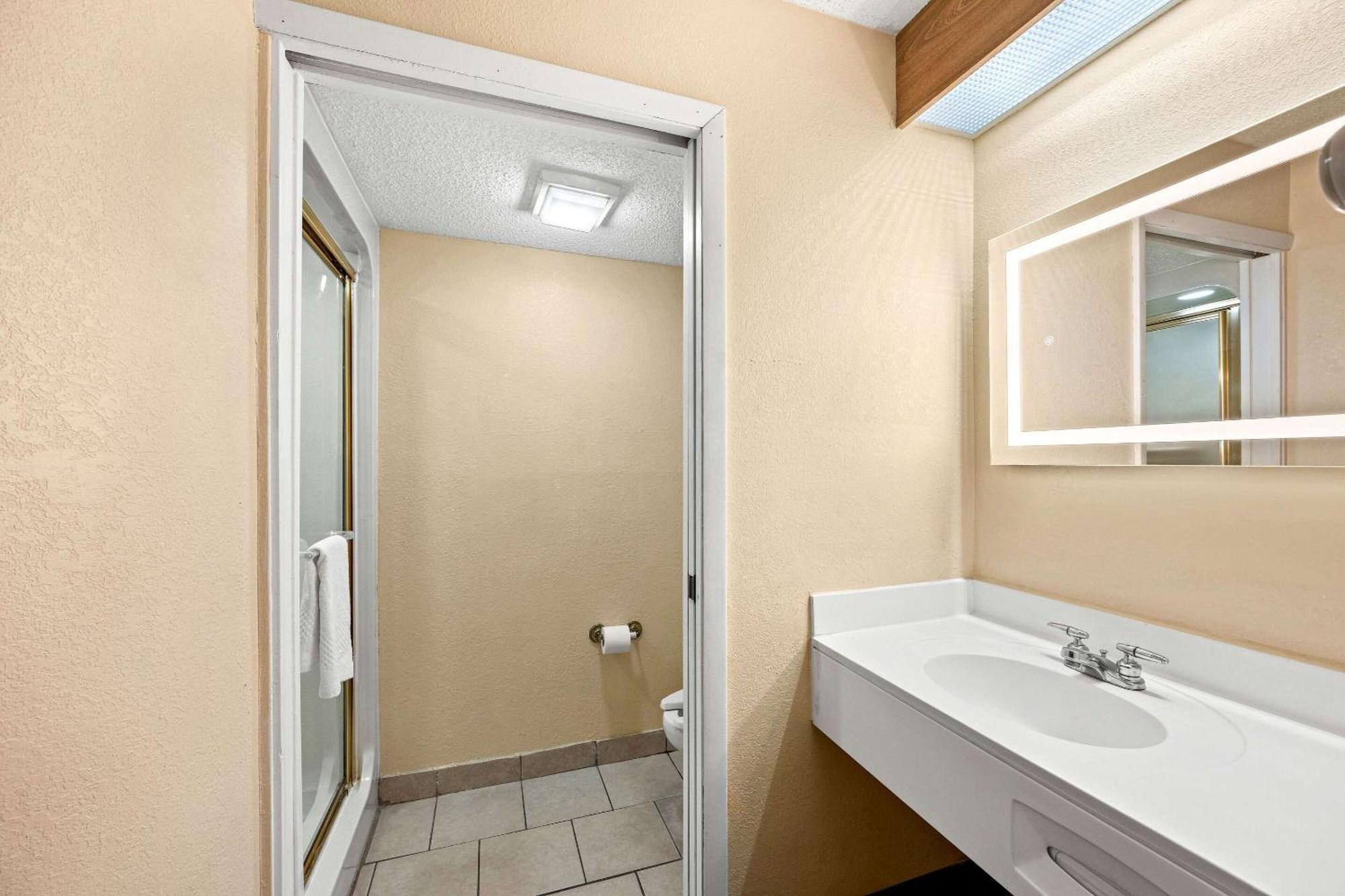 Econo Lodge Лондон Екстер'єр фото