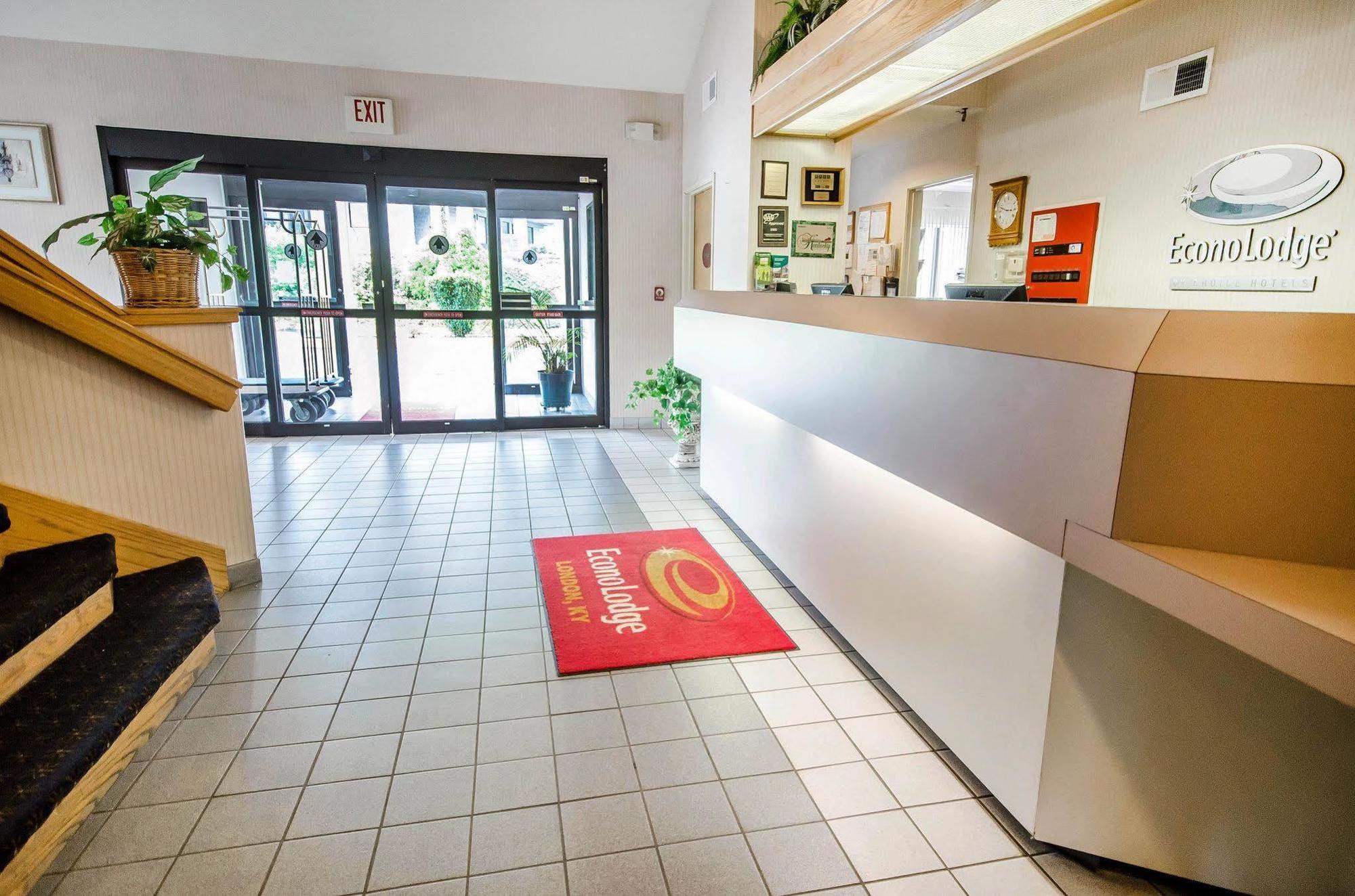 Econo Lodge Лондон Екстер'єр фото